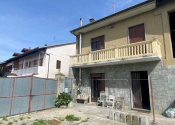 Facciata - Villa a Schiera via Teglia, 1, Carmagnola - foto 1
