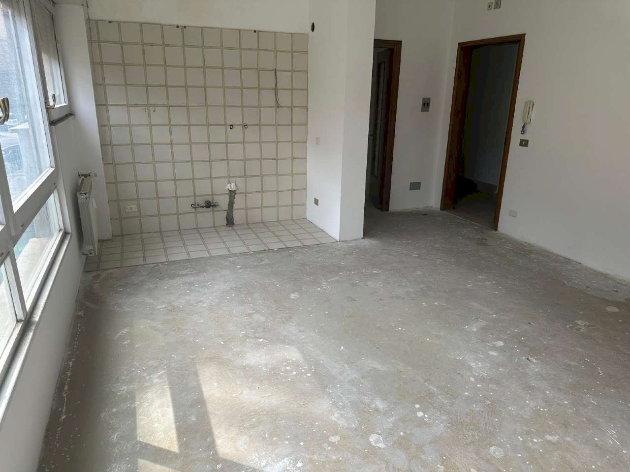 soggiorno - Bilocale via Beata Vergine del Carmelo, Roma (zona Mostacciano) - foto 3