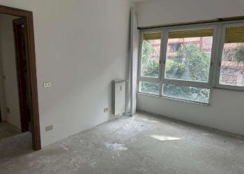 soggiorno  - Bilocale via Beata Vergine del Carmelo, Roma (zona Mostacciano) - foto 4