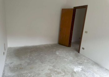 camera  - Bilocale via Beata Vergine del Carmelo, Roma (zona Mostacciano) - foto 5