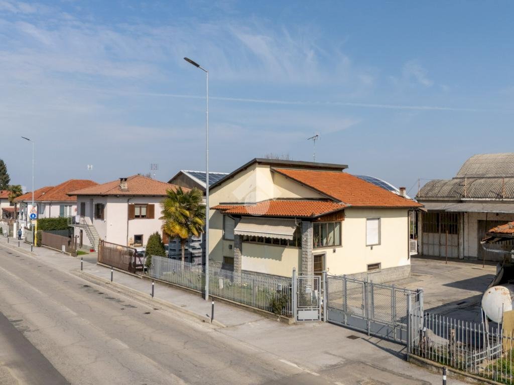 Independent house Via provinciale cuneo, hamlet Villanovetta, Verzuolo - photo 1