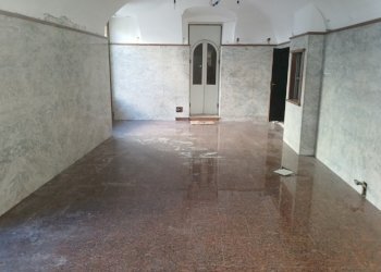 Locale Commerciale Via Giuseppe Garibaldi, Cuorgnè - foto 2