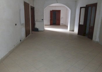 Bilocale Via Giuseppe Garibaldi, Cuorgnè - foto 1