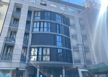 Facciata - Apartment largo La Foppa, 2, Milano - photo 23