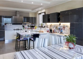 Cucina - Villa via Cavalier Pietro Verra, 10, Cavour - foto 6