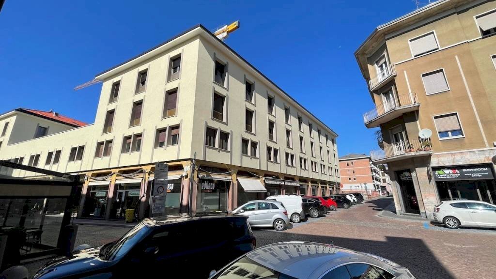 Facciata - Shop via Pietro Volpi, 5, Biella - photo 1