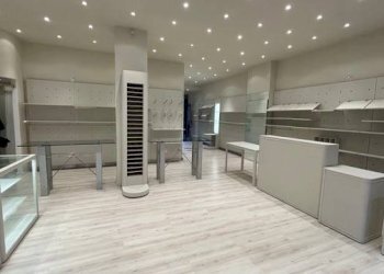 Interno non residenziale - Shop via Pietro Volpi, 5, Biella - photo 7