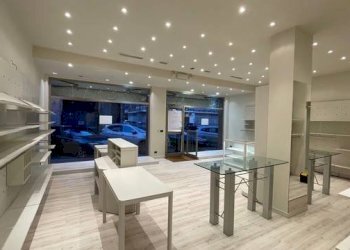 Interno non residenziale - Shop via Pietro Volpi, 5, Biella - photo 9