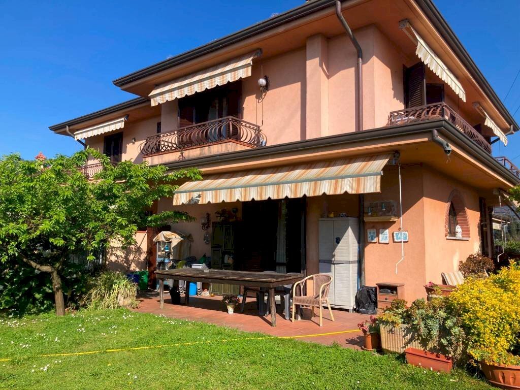 Facciata - Villa via Godola, Massa - photo 2