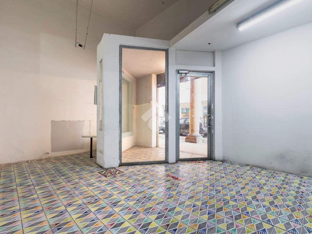 Negozio Via Galliera, Bologna (zona Centro Storico) - foto 2