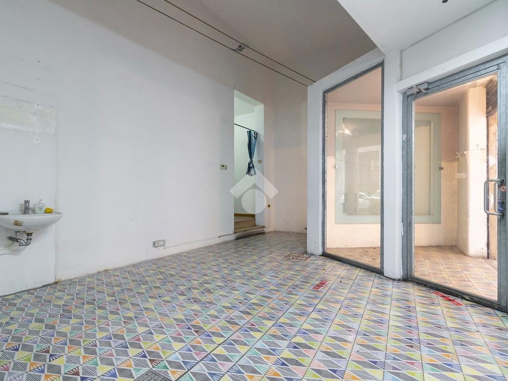 Negozio Via Galliera, Bologna (zona Centro Storico) - foto 3