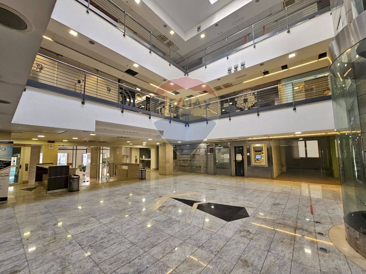 Locale Commerciale Corso Vittorio Emanuele, Salerno - foto 1