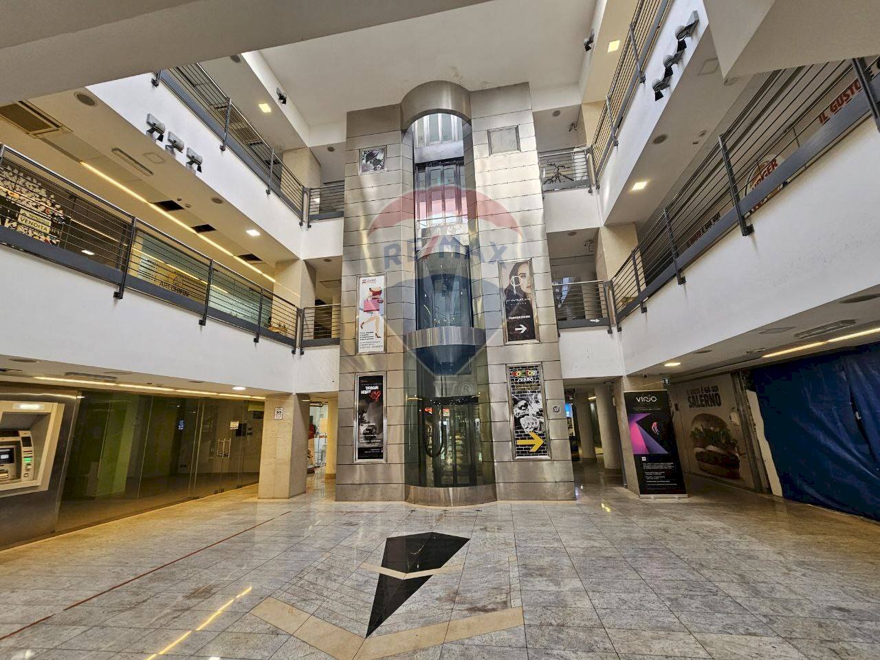 Locale Commerciale Corso Vittorio Emanuele, Salerno - foto 2