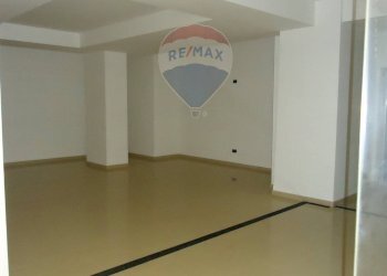 Locale Commerciale Corso Vittorio Emanuele, Salerno - foto 4