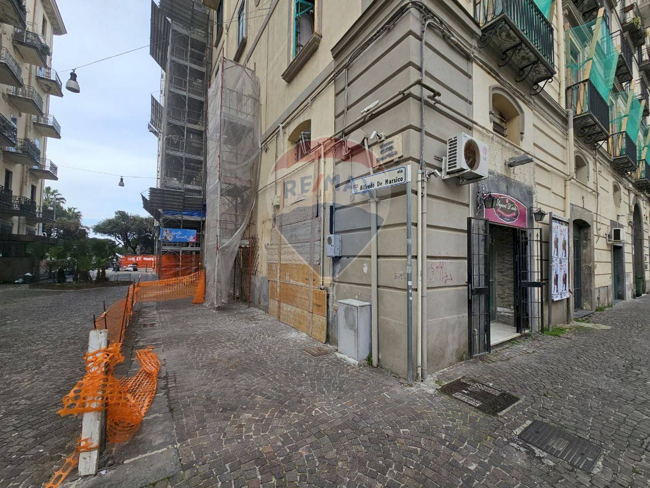 Commercial Premises via Alfredo de Marsico, Salerno - photo 2