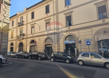 Locale Commerciale Via Francesco Crispi, Salerno - foto 1