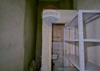 Locale Commerciale Via Francesco Crispi, Salerno - foto 18