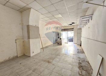 Locale Commerciale Via Francesco Crispi, Salerno - foto 21