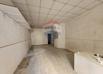 Locale Commerciale Via Francesco Crispi, Salerno - foto 23