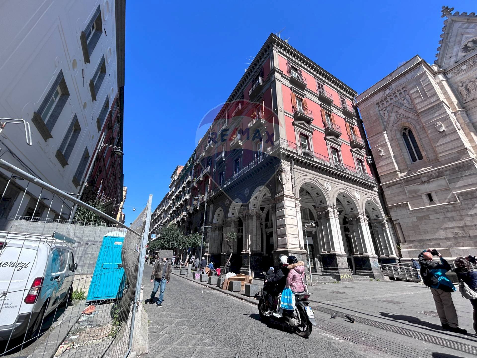 Commercial Premises Via Duomo, Napoli (neighborhood San Lorenzo) - photo 3