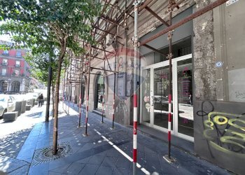 Locale Commerciale Via Duomo, Napoli (zona San Lorenzo) - foto 4