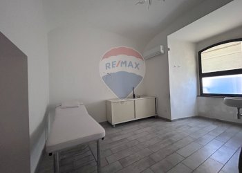 Locale Commerciale Via Duomo, Napoli (zona San Lorenzo) - foto 16