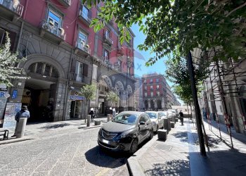 Locale Commerciale Via Duomo, Napoli (zona San Lorenzo) - foto 19