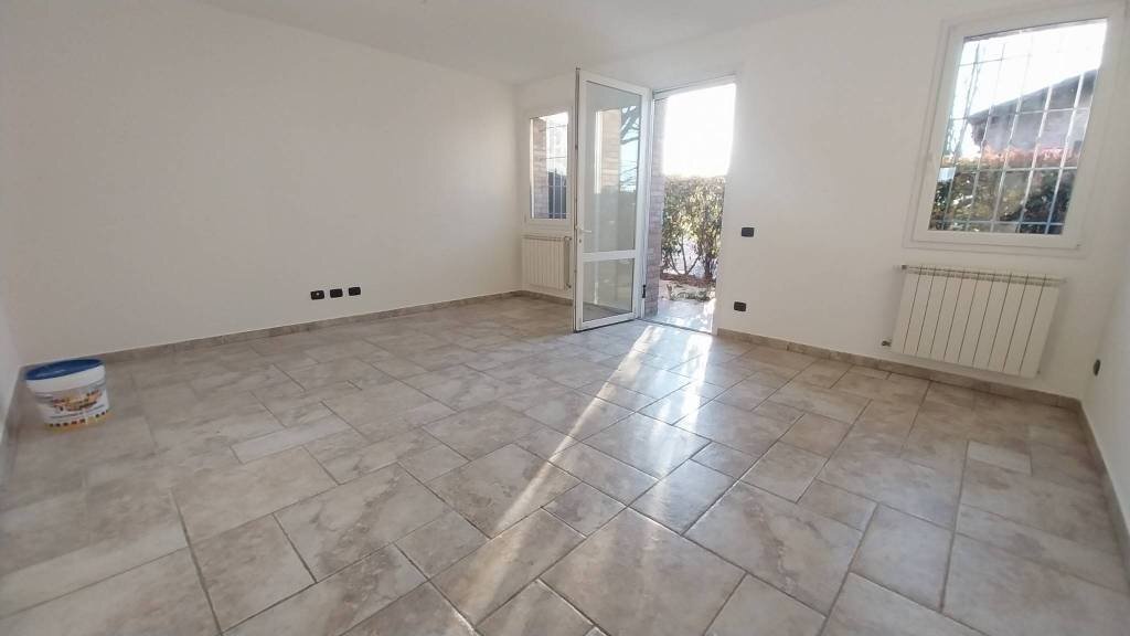 Stanza non arredata - Terraced Villa Ravarino - photo 2