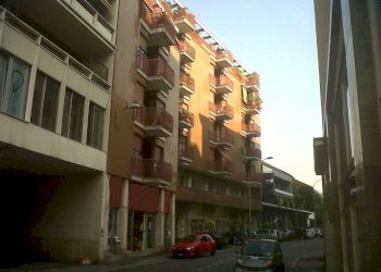 Facciata - Magazzino via Gian Pietro Puricelli, 3, Gallarate - foto 7