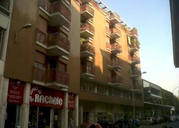 Facciata - Magazzino via Gian Pietro Puricelli, 3, Gallarate - foto 9