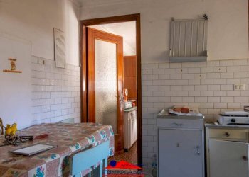 Cucina - Appartamento via Umberto I, 128, Busca - foto 34