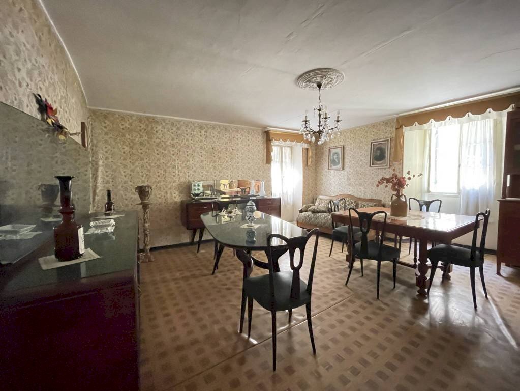 Salone - Appartamento via Calegaris, San Sebastiano Curone - foto 2