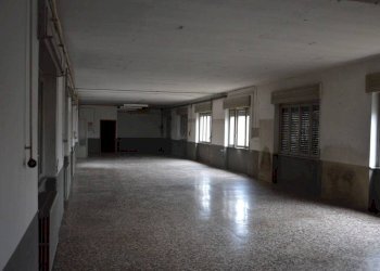 Interno non residenziale - Magazzino via Borgo Antico, 3, Gallarate - foto 2