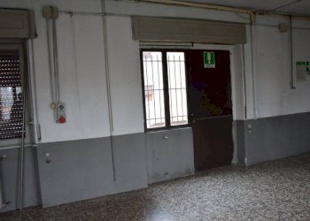 Interno non residenziale - Magazzino via Borgo Antico, 3, Gallarate - foto 8