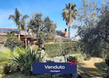 Giardino - Villa a Schiera via Nizzeti, 211, Aci Catena - foto 2