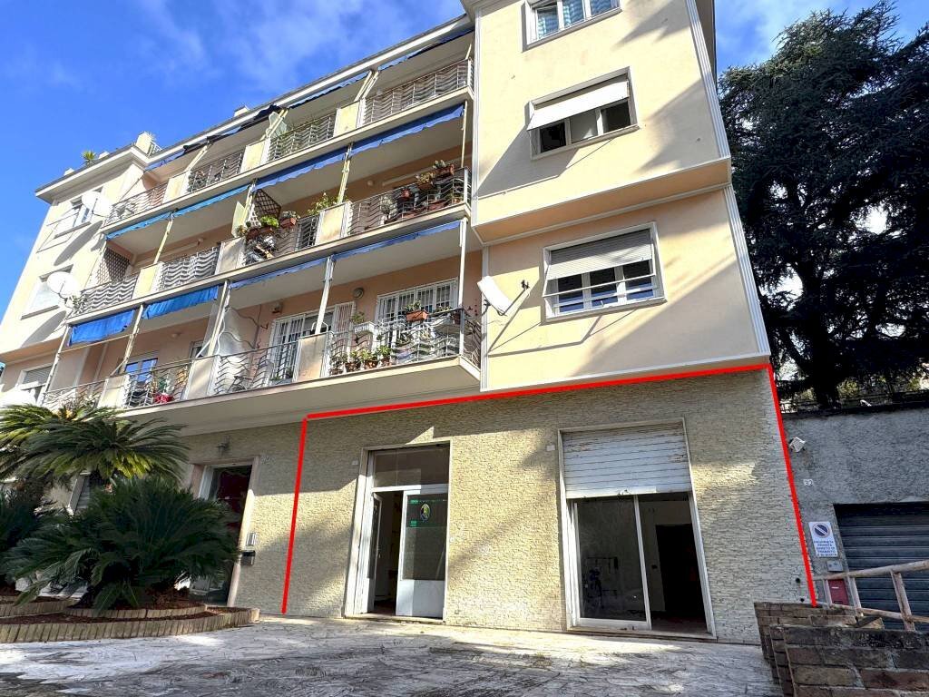 Warehouse via Stefano Castagnola, Genova - photo 1