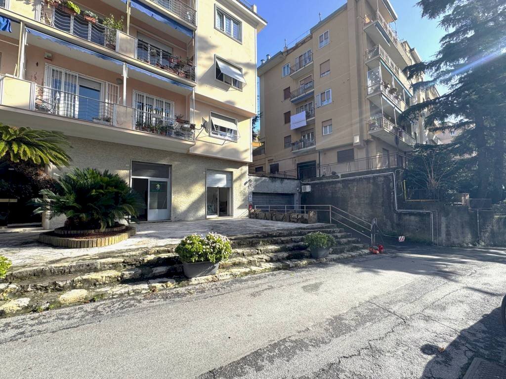 Warehouse via Stefano Castagnola, Genova - photo 2