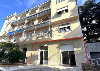 Warehouse via Stefano Castagnola, Genova - photo 1