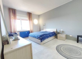 Camera da letto - Quadrilocale via Cappuccini, 7, Cerro Maggiore - foto 21