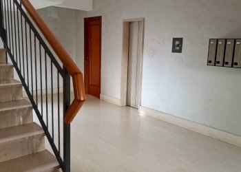 Interno palazzo - Four-room apartment via Villar, 35, Borgo San Dalmazzo - photo 6
