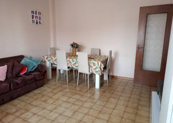 Soggiorno - Four-room apartment via Villar, 35, Borgo San Dalmazzo - photo 9