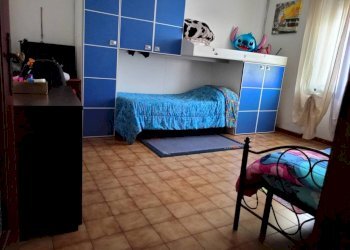 Camera da letto - Four-room apartment via Villar, 35, Borgo San Dalmazzo - photo 15