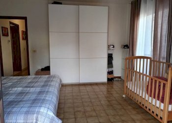 Camera da letto - Four-room apartment via Villar, 35, Borgo San Dalmazzo - photo 17