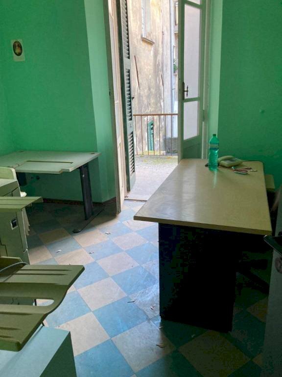 Stanza arredata - Ufficio piazza Aranci, Massa - foto 1