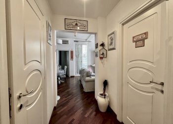 Casa indipendente Genova (zona Sestri Ponente) - foto 1