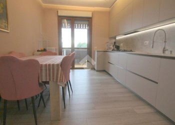 Four-room apartment Via Palmiro Togliatti, Rho - photo 8