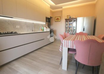 Four-room apartment Via Palmiro Togliatti, Rho - photo 13