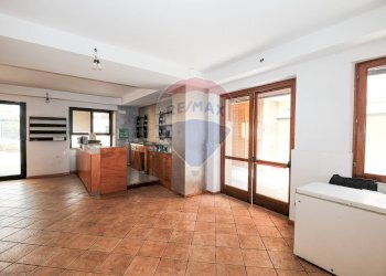 Apartment Palazzolo sull'Oglio - photo 13