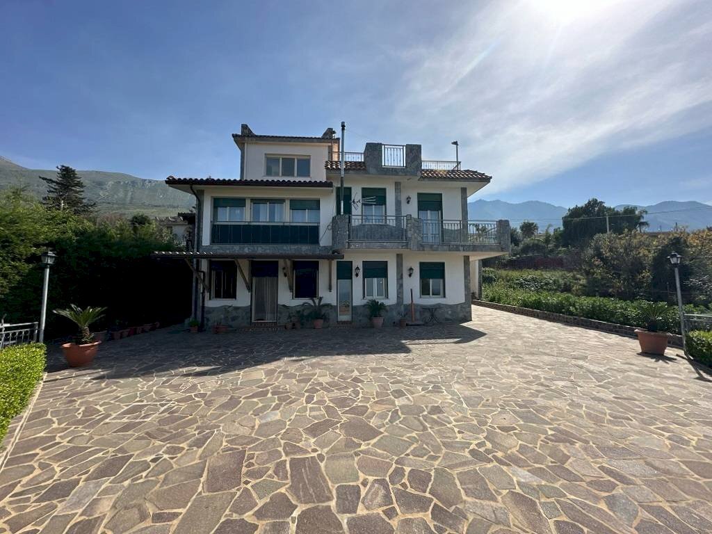 Independent house via Milazzo, Carini - photo 1