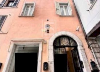 Four-room apartment Via Cavour, Salò - photo 1